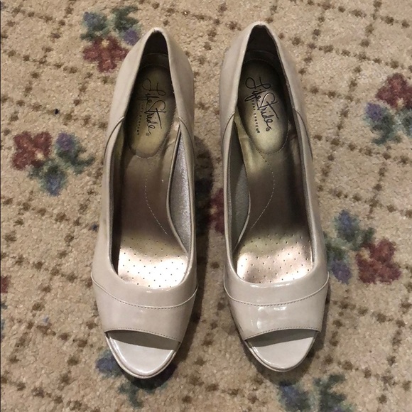 Heels - Picture 2 of 3